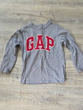 GAP Gray Long Sleeve Tee with Red Logo Letters